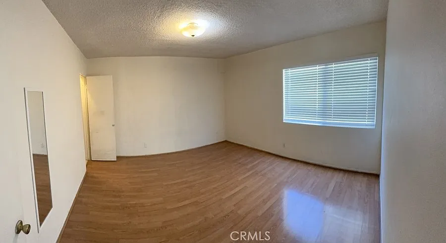 1 bed, 980 sqft, $2,000 — Photo 3