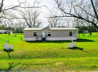 4010 Oxford Ln, Blackshear, GA 31516