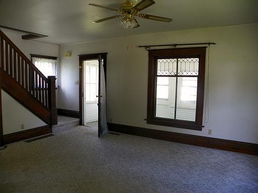 5th image of 605 W Welsh St