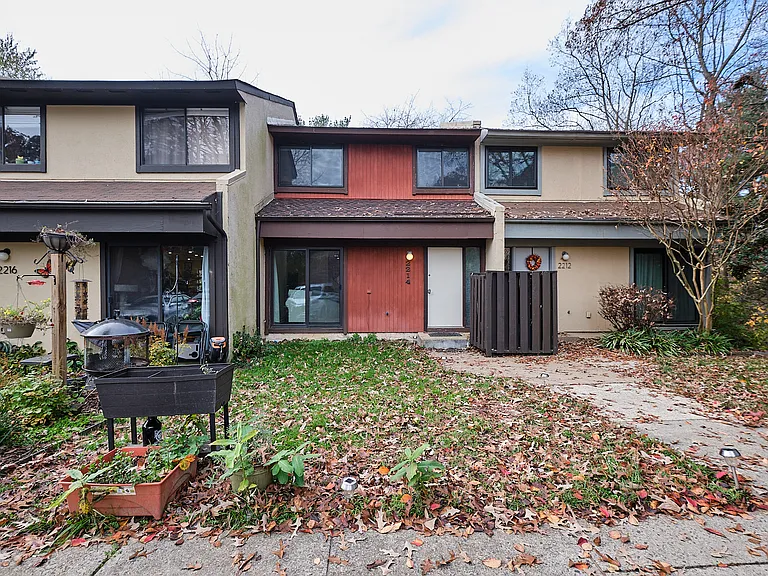2214 Cartwright Pl — Photo 48