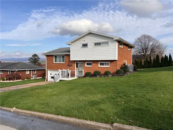 341 W 1st Ave, Latrobe, PA 15650
