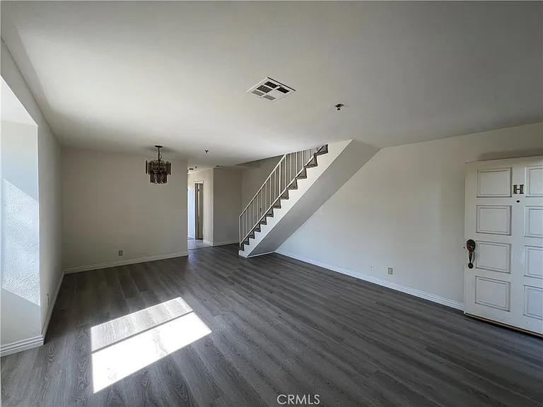 1211 Huntington Dr #H — Photo 4