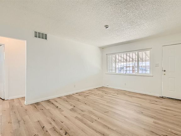 4th image of 214 George Pl #216