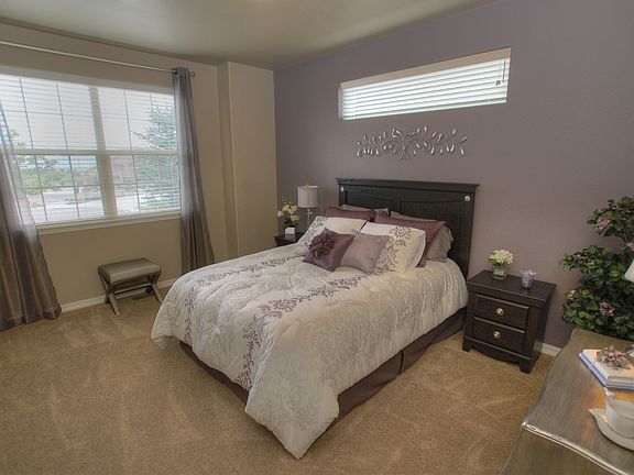 Main level guest bedroom