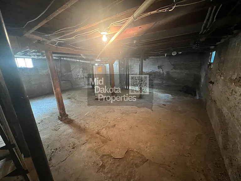 1200 E 3rd Ave — Photo 15