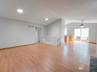 4 Shining Rock Dr APT B, Saint Peters, MO 63376