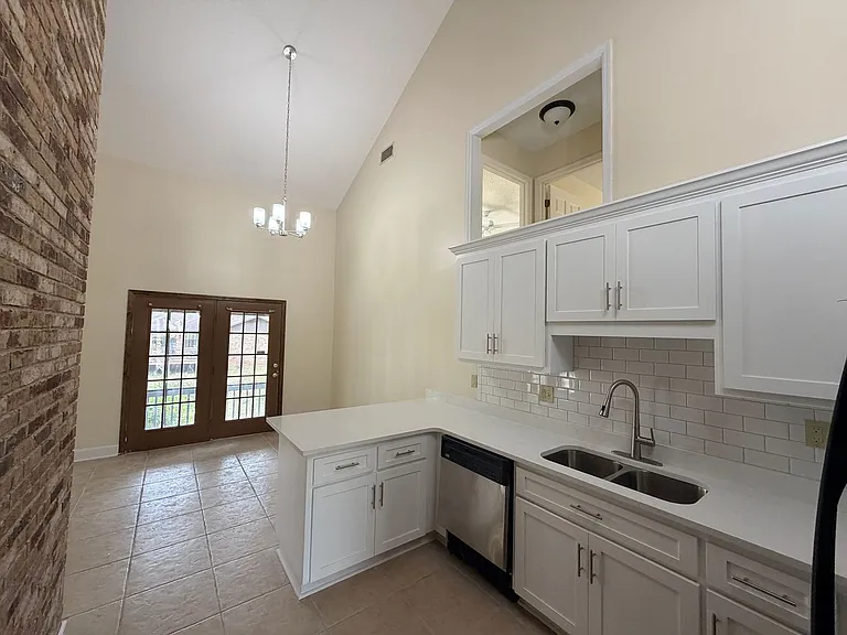 2124 Northwood Cir — Photo 64