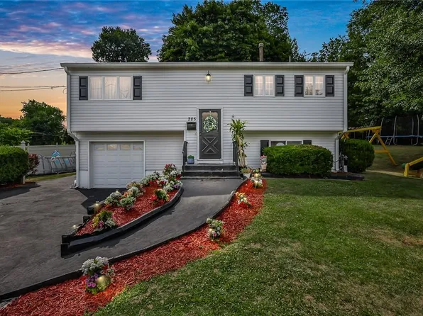 285 N Middletown Road, Nanuet, NY 10954
