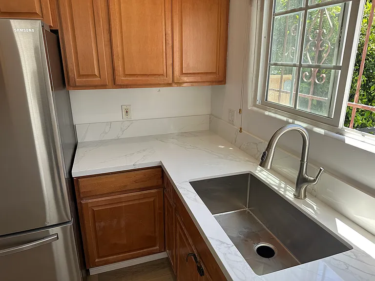 1609 Ellsmere Ave — Photo 7