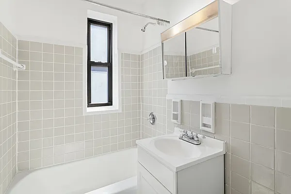 Sold by Bohemia Realty Group | media 6