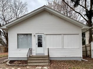 751 Crescent Lake Rd, Waterford, MI 48327