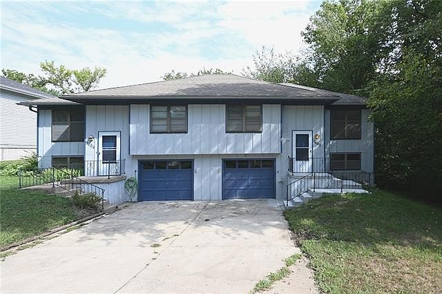 1st image of 1402/1404 Dakota St