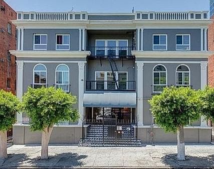 1st image of 681 Shatto Pl APT 101