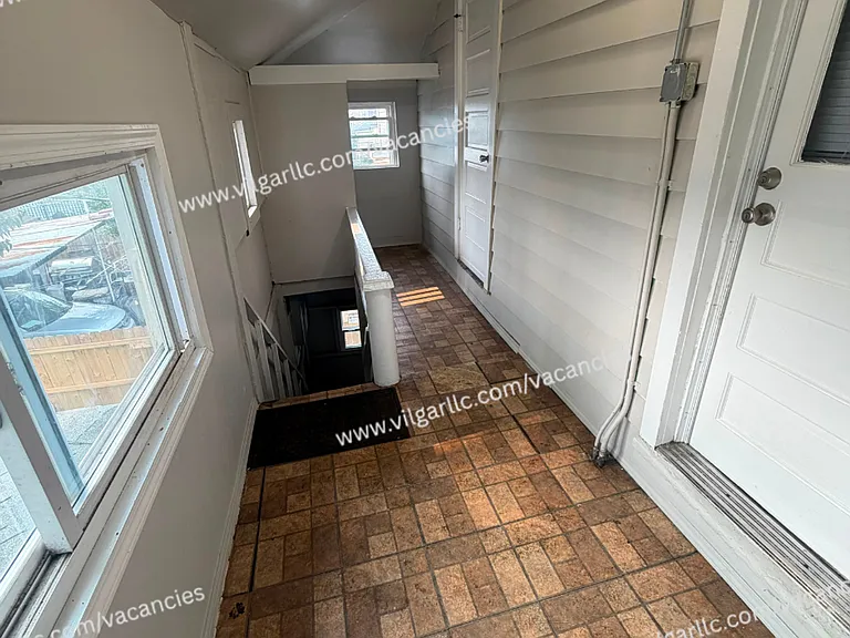 4926 Olcott Ave — Photo 18