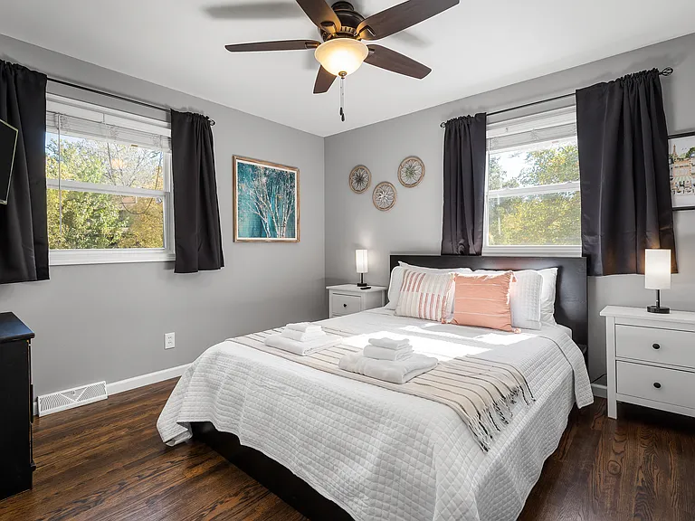 522 Ross Ln — Photo 17