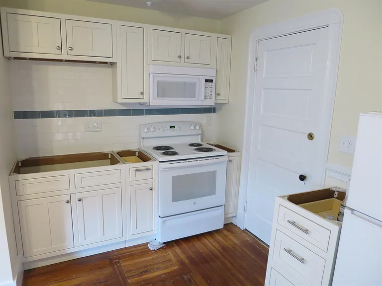 14 Garrison Ave #4 — Photo 3