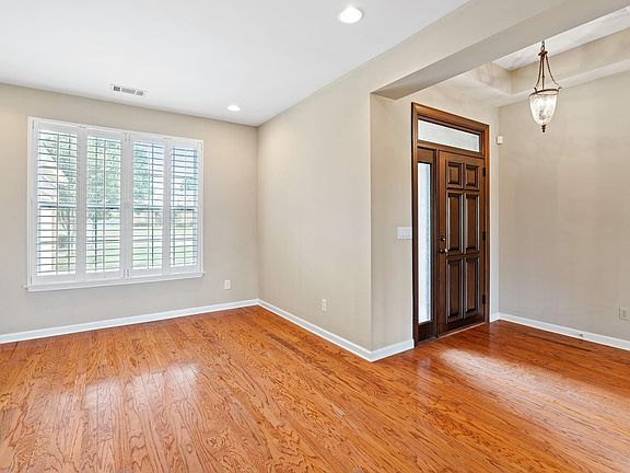 4th image of 8926 Alderwood Way