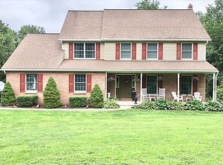 2080 Saint Peters Rd, Pottstown, PA 19465