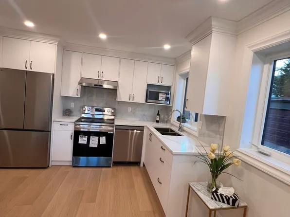 4167 W 12th Ave, Vancouver, BC V6R 2P5