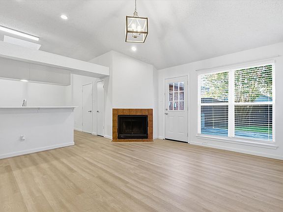 4th image of 559 Lee Dr