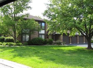 5816 Buck Ct, Westmont, IL 60559