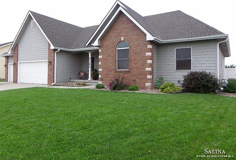 1st image of 2154 Falconview Dr
