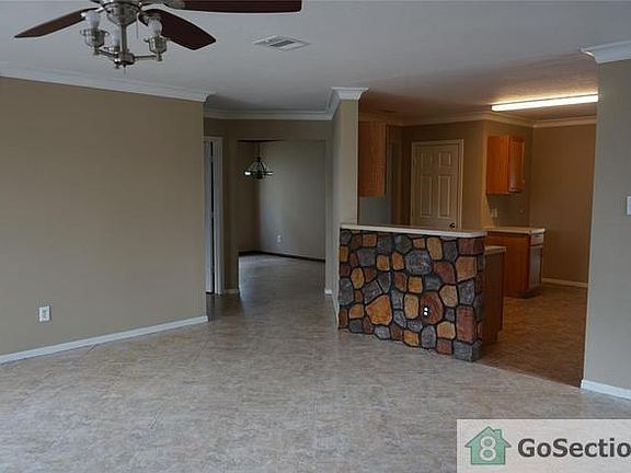 4th image of 3107 Barkers Crossing Ave