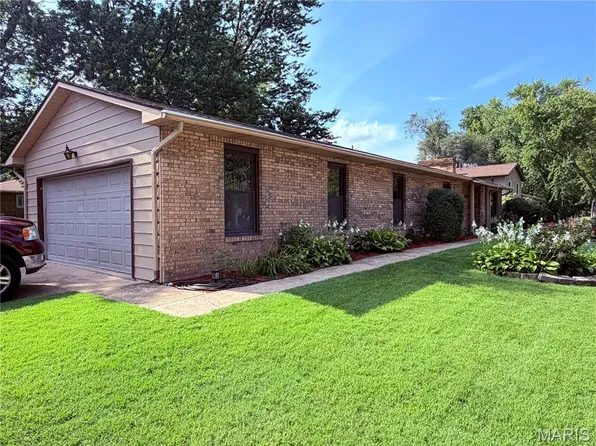 3313 Maryville Rd, Granite City, IL 62040