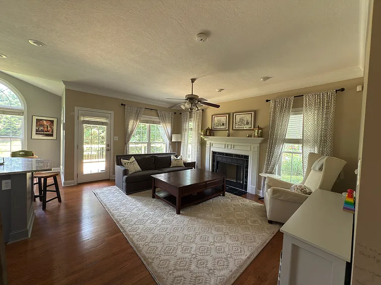 1108 Winterberry Ln — Photo 11