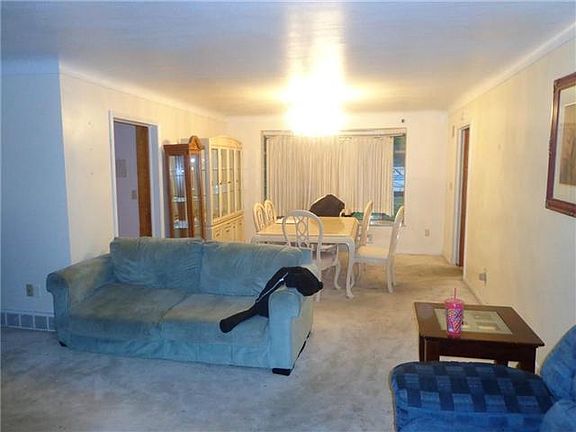 5th image of 1710 N Cove Blvd