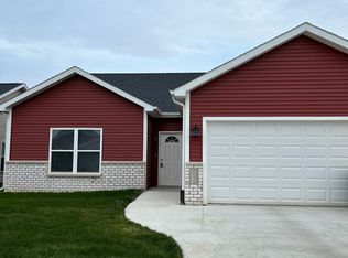 2052 Glastonbury Row, Fort Wayne, IN 46809