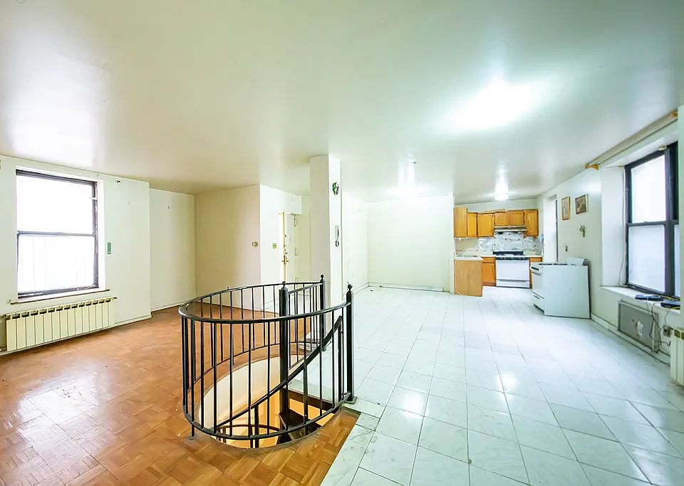 1st image of 1025 45th St APT 1A
