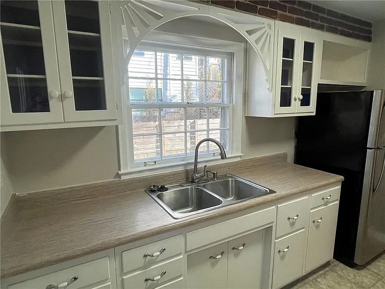 1192 Kingsley Cir NE — Photo 2