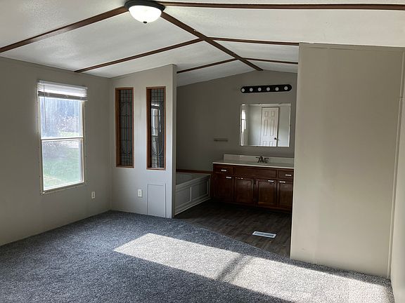 4th image of 109 Nicholas Dr