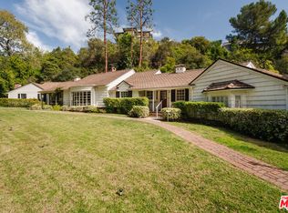 1126 Coldwater Canyon Dr, Beverly Hills, CA 90210
