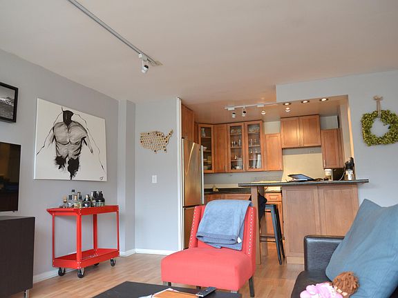 4th image of 2800 N Lake Shore Dr APT 1615