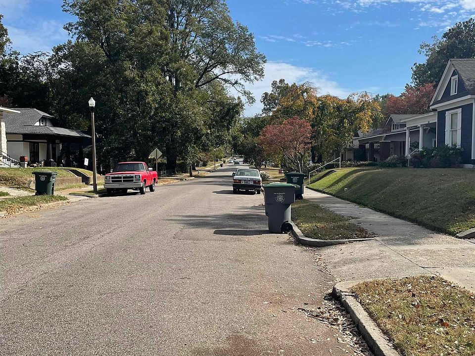 2nd image of 1921 Walker Ave #146