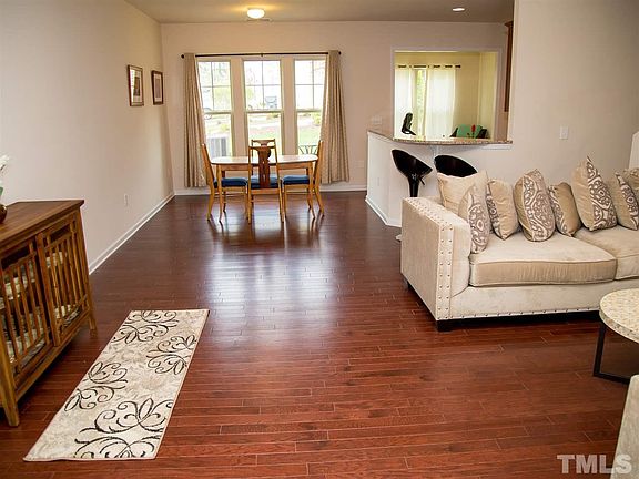 3rd image of 134 Comptonfield Dr