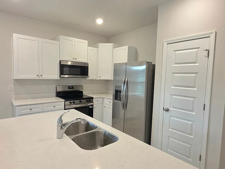 4006 Pendragon Cir — Photo 3