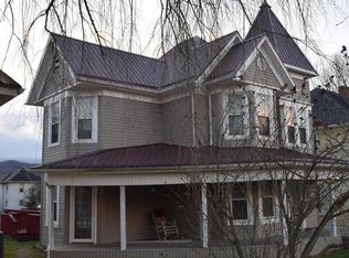 226 1st St, Erwin, TN 37650