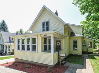 619 Eastview St, Elgin, IL 60120