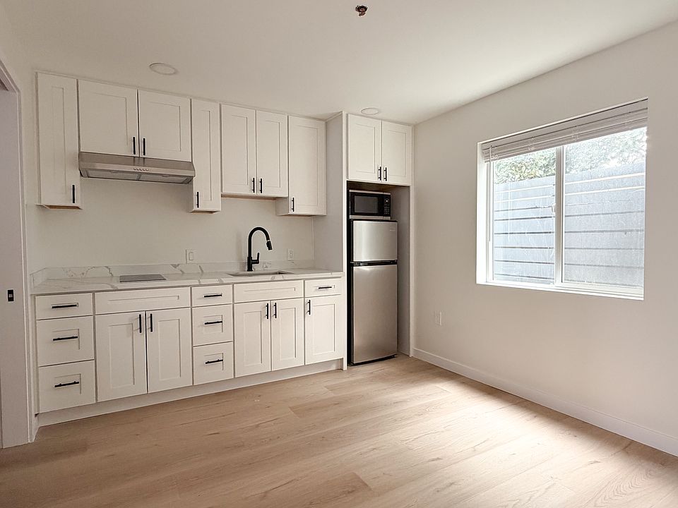 1st image of 6602 Manning St #5