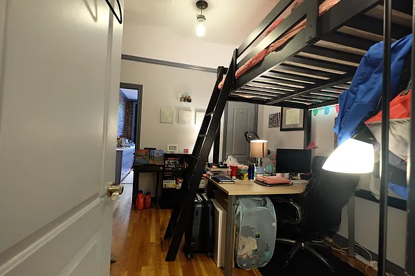 Rented by Keller Williams NYC | media 16