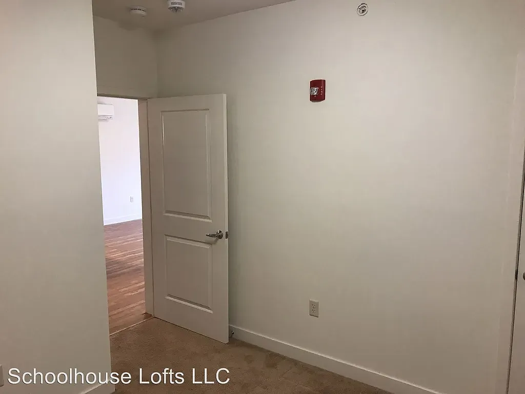 Studio, $1,595 — Photo 4