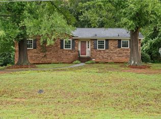 6110 Farrior Dr, Clemmons, NC 27012