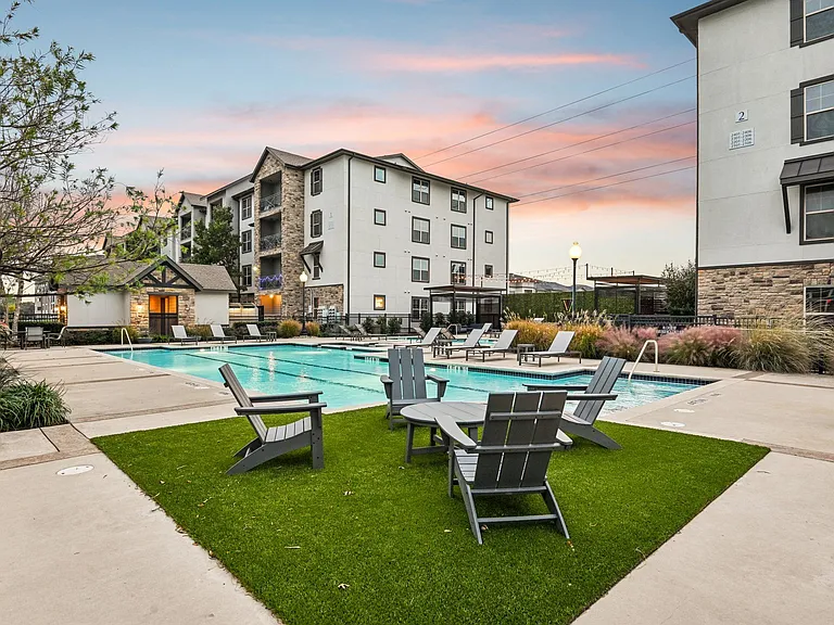 Vine + Vail Townhomes and Apartments — Photo 54