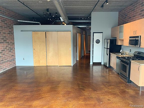5th image of 333 E Parent Ave Unit 16