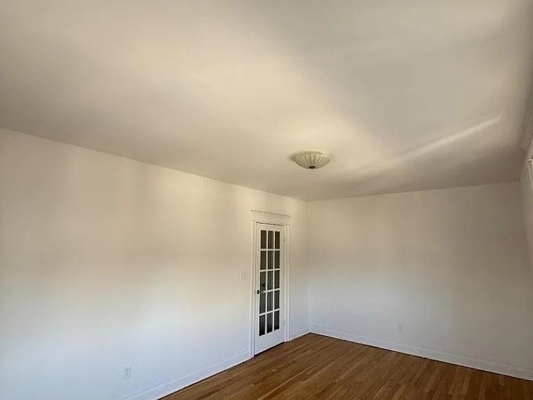 214 Lawton Ave #14 — Photo 3