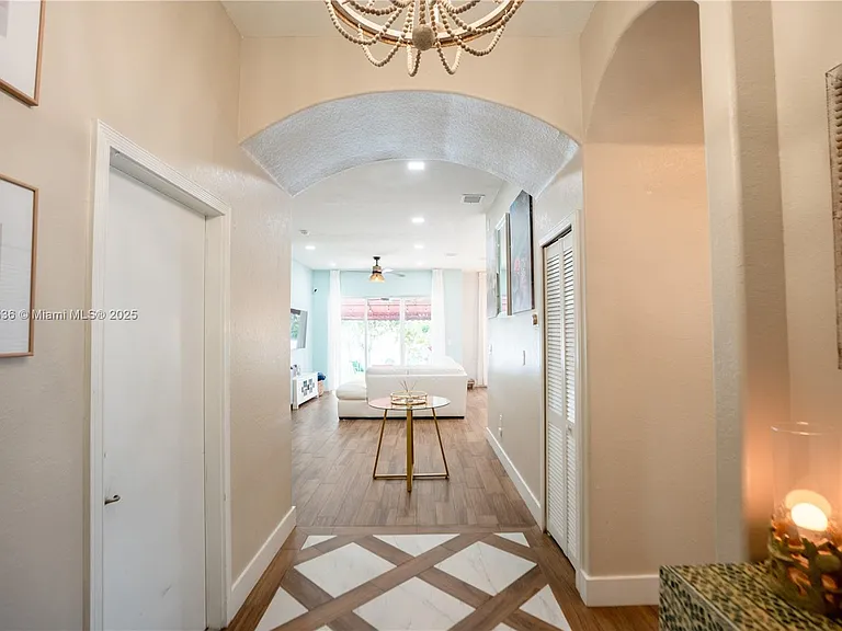13000 SW 52nd St — Photo 2