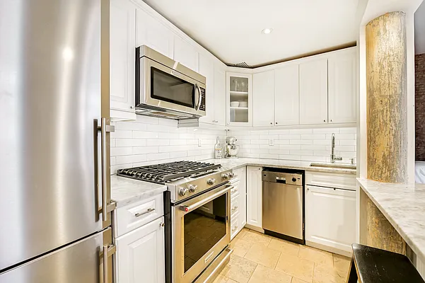 Sold by Compass | media 17